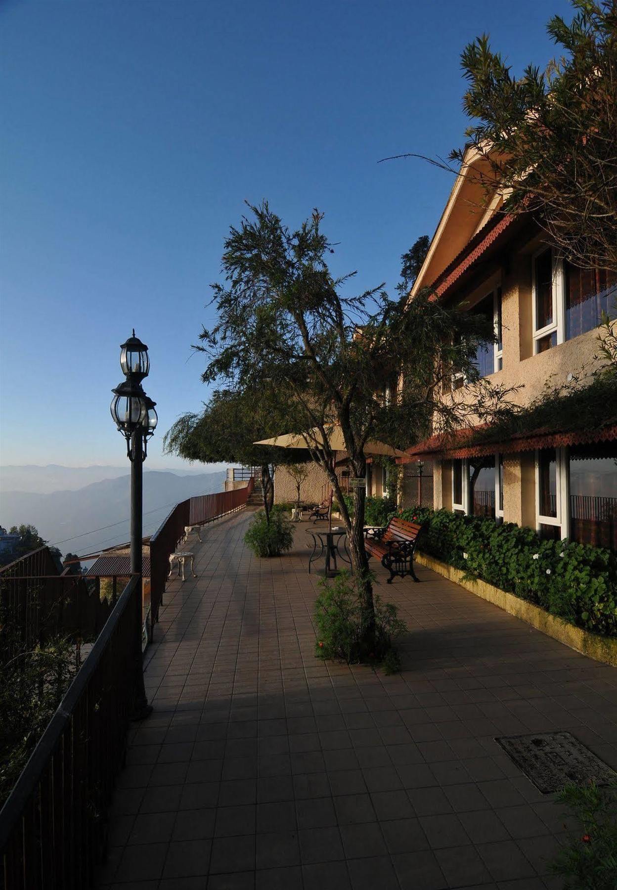 Club Mahindra Mussoorie Hotel Exterior foto