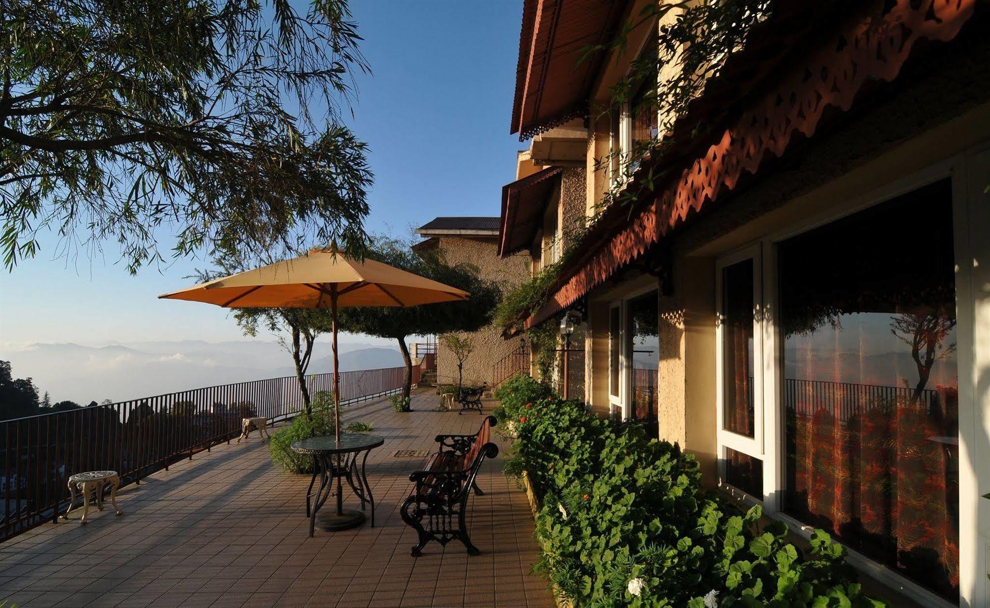 Club Mahindra Mussoorie Hotel Exterior foto